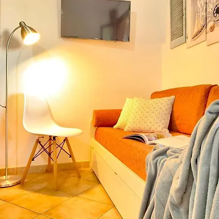 Navy Attic Seaview Apartment